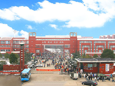 孝感一中恒壓集中供熱水系統(tǒng)